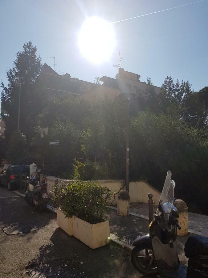 Appartamento Luminoso Con Vista Su Villa Ada Rom Exteriör bild